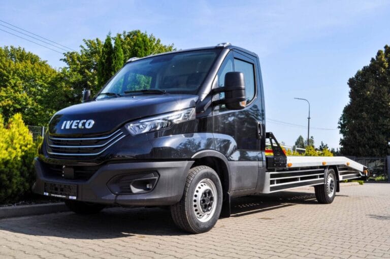 Czarne Iveco Daily Obrazek 1