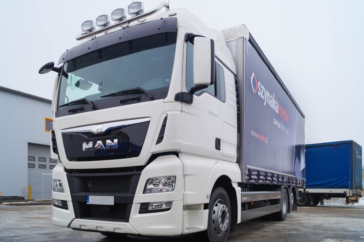 Zabudowa Skrzyniowa z Plandeką SzynakaMeble - Obrazek Główny